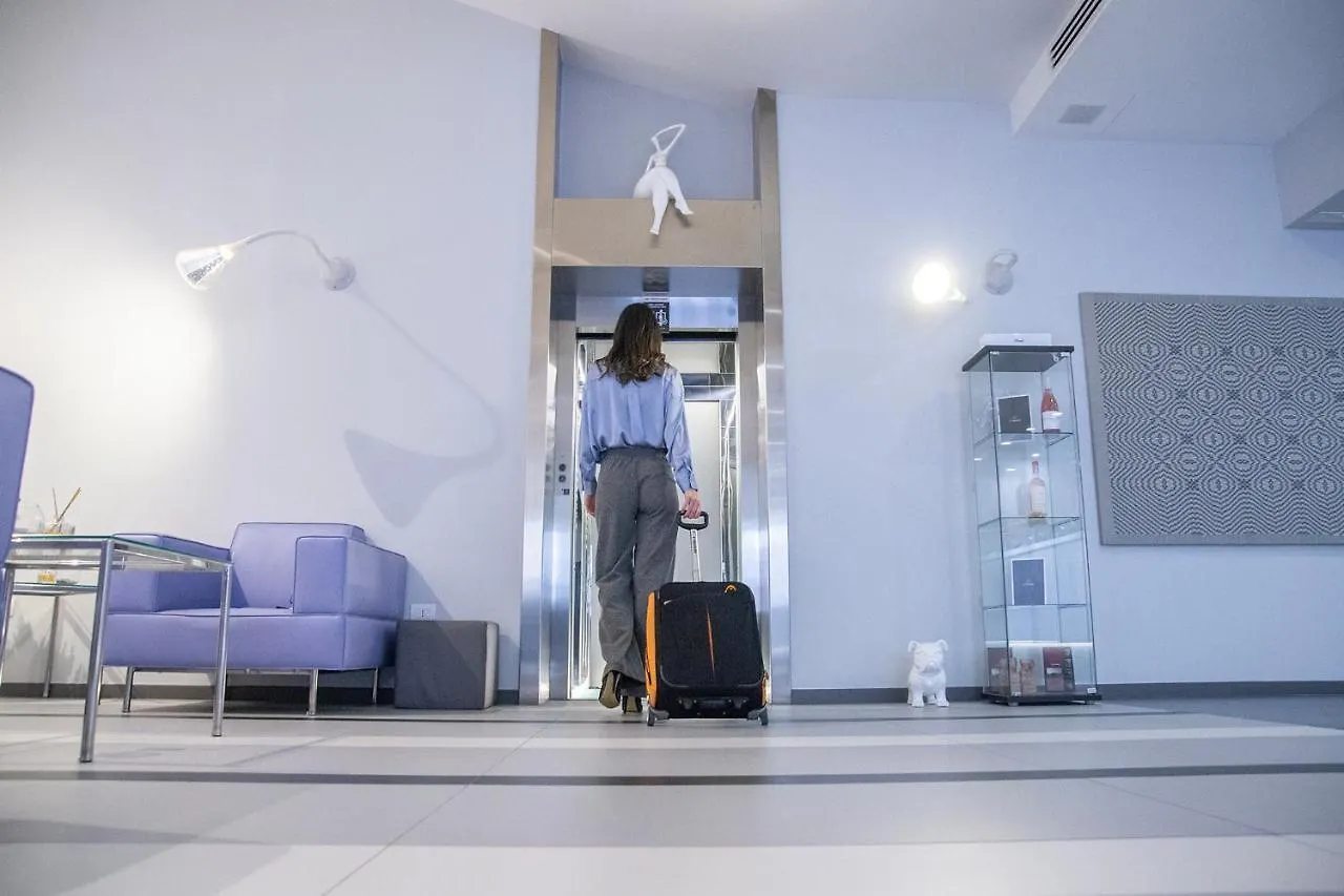 Executive Inn Boutique Hotel Brindisi 4*,